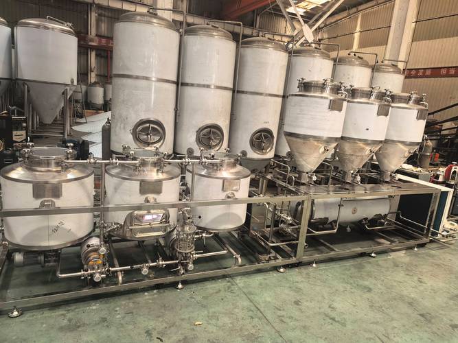 类乌齐进口自酿啤酒设备多少钱一套？开精酿酒吧前必须算清的账